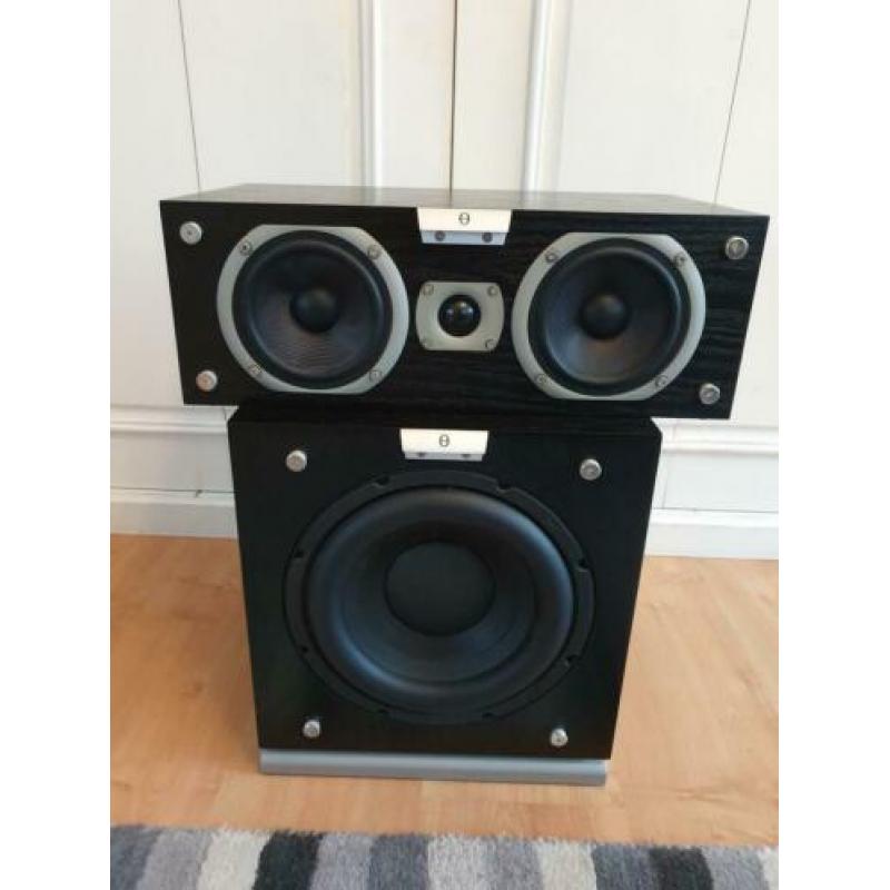 Audiovector KI-serie 5.1 speakerset inclusief standaarden