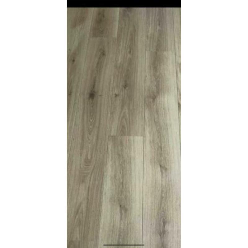 Te koop aangeboden 45m2 laminaat