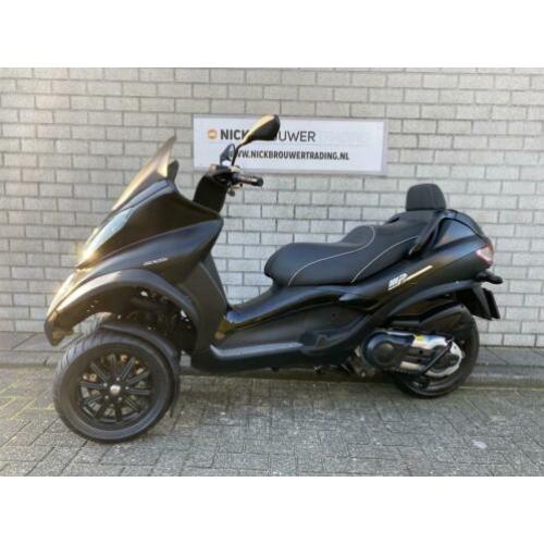 Piaggio MP3 500 LT Sport met diverse extra's (bj 2012)