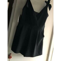 Korte jumpsuit/playsuit met kant maat L/40 oud en nieuw
