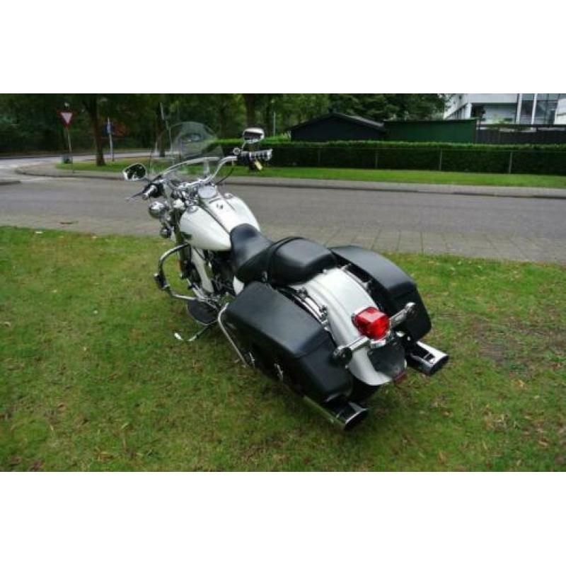 Harley-Davidson Road King FLHRC Road King Classic