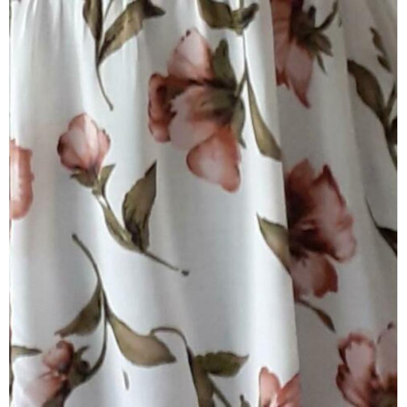 Nieuw bloemrijke zomertop
