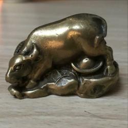 Chinese brons buffel rijkdom ingot
