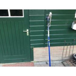 Tuingereed o.a grastrimmer, bladblazer ,netten, kistjes eea
