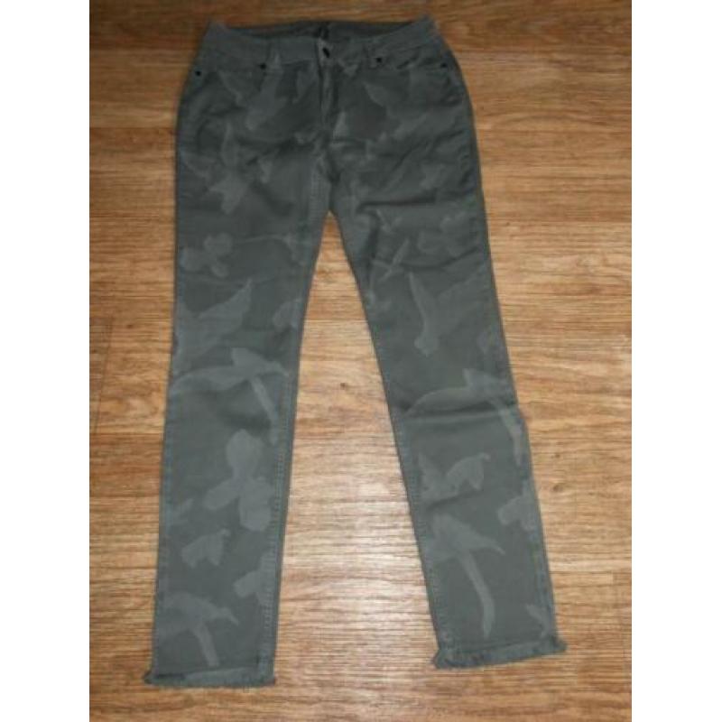 10 DAYS nieuwe leger groene jeans maat 2(40/42)