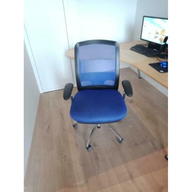 Galant L Desk with chair