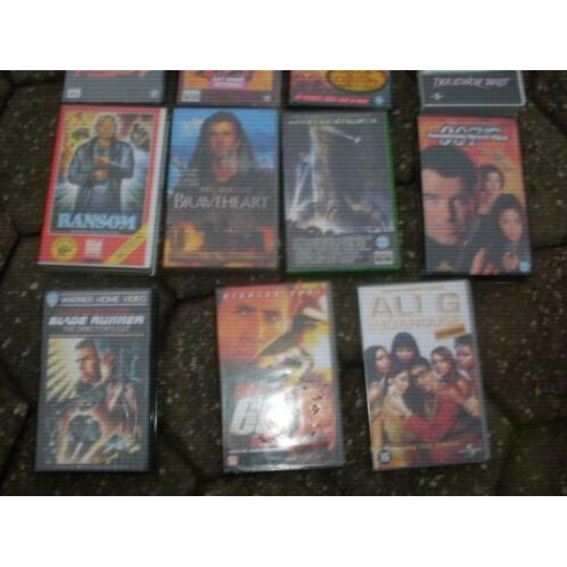 ruim 400 videobanden diverse genres , alles in één keer Voor