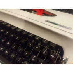Hermes Baby typemachine. In echt nette staat!