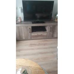 Tv-meubel hoogte 60 lengte 1.90 diepte 45