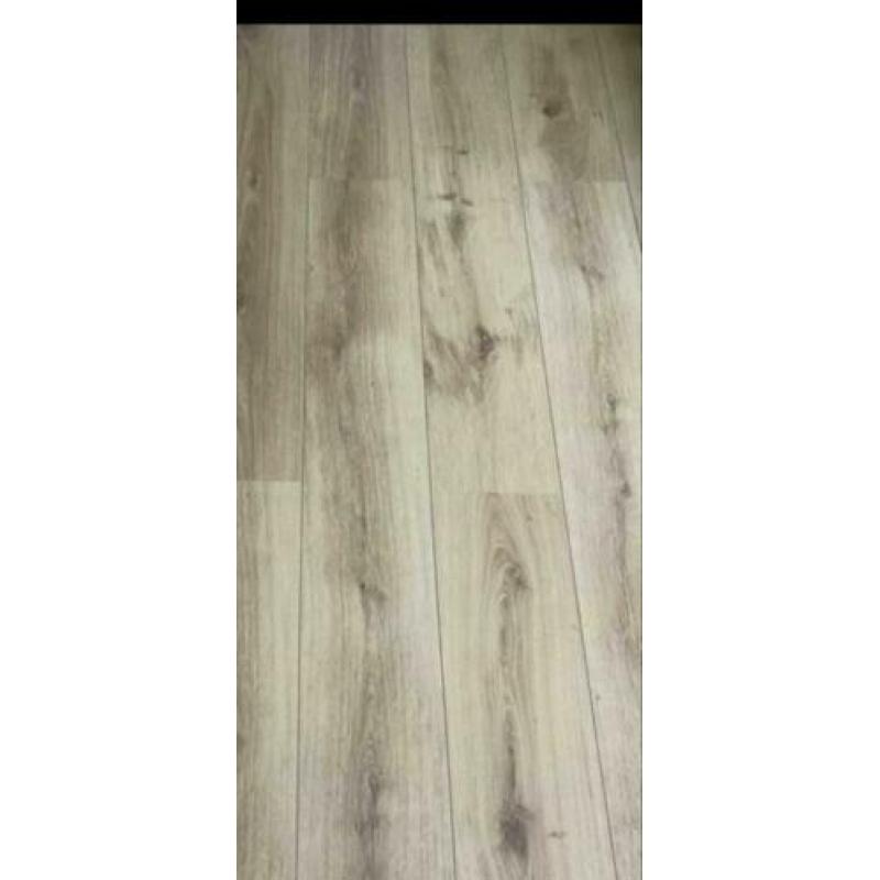 Te koop aangeboden 45m2 laminaat