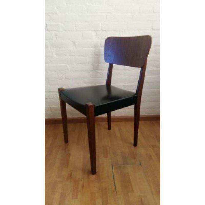 Vintage retro stoel zwart skai leer teakhout jaren 60.