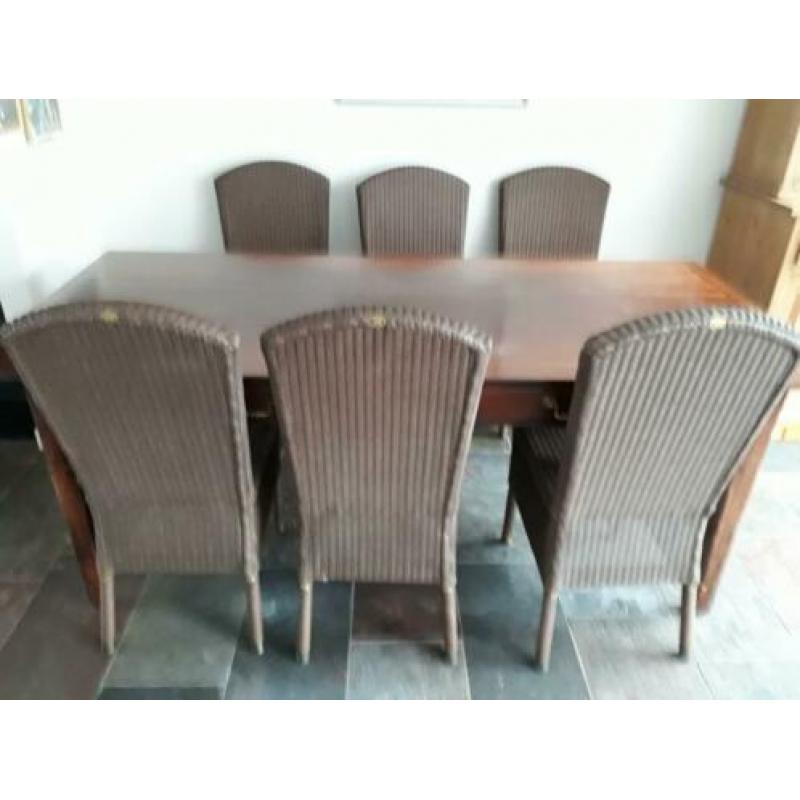 kersenhouten eettafel 200x 90 en 6 loom eettafelstoelen