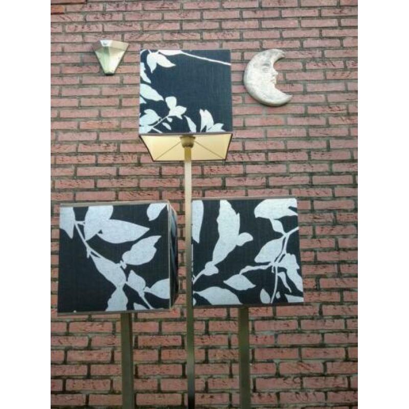 Set van 2 tafellampen en een staande lamp