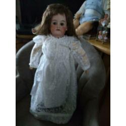 Antieke Pop flora dora AM 60 cm groot