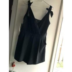 Korte jumpsuit/playsuit met kant maat L/40 oud en nieuw