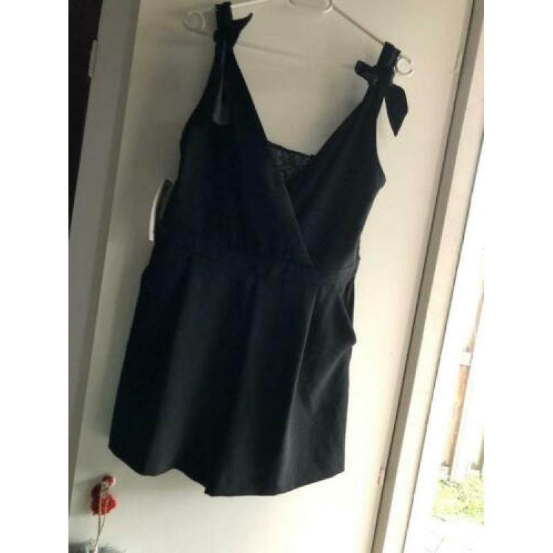 Korte jumpsuit/playsuit met kant maat L/40 oud en nieuw