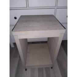 2 nachtkastjes van steigerhout