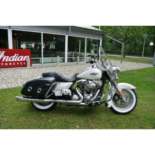 Harley-Davidson Road King FLHRC Road King Classic
