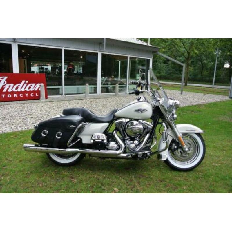 Harley-Davidson Road King FLHRC Road King Classic