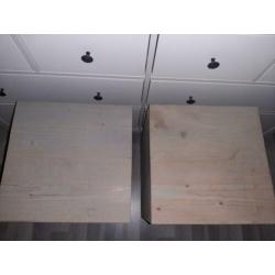 2 nachtkastjes van steigerhout
