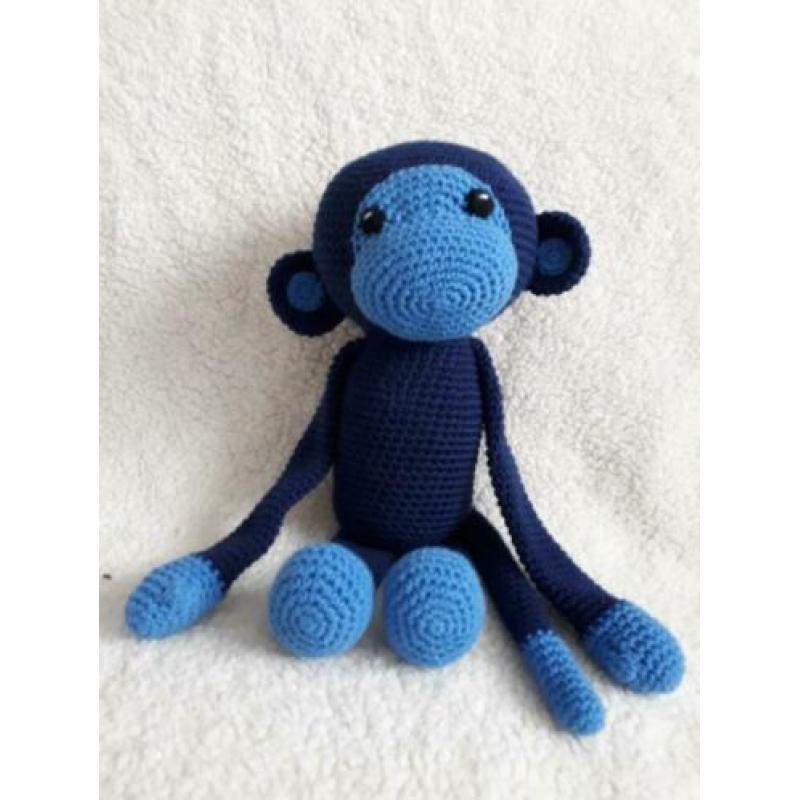 zelf gehaakte aap knuffel