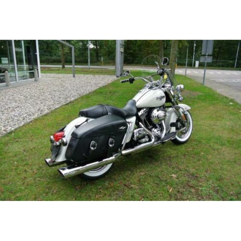 Harley-Davidson Road King FLHRC Road King Classic