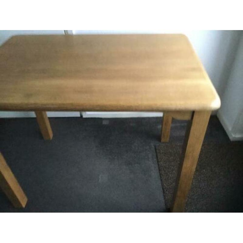 Massief eiken tafeltje, 100/ 70, hoogte 75 cm