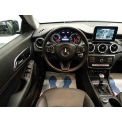 Mercedes-Benz CLA-Klasse 180 Prestige AMG Edition Navi, Hlee