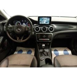 Mercedes-Benz CLA-Klasse 180 Prestige AMG Edition Navi, Hlee