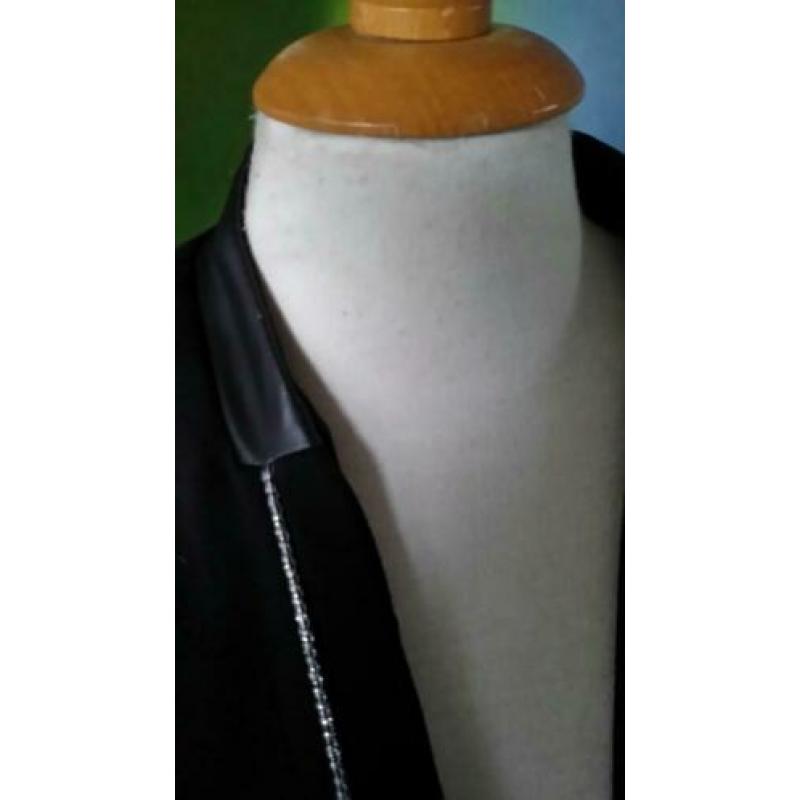 2. True Spirit blazer maat M