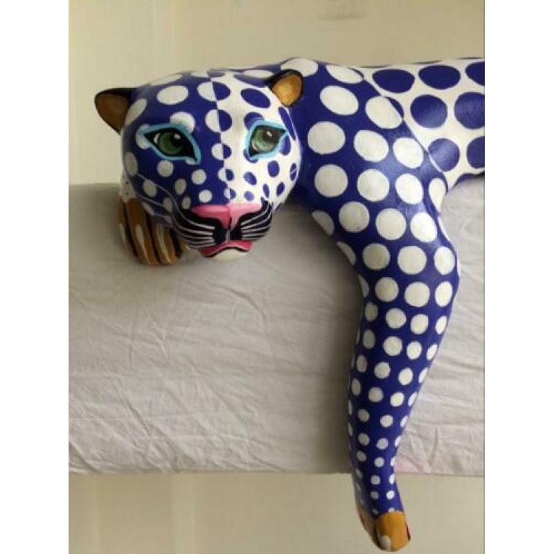 Beeld sculptuur panter luipaard jaguar kat paars blauw kunst