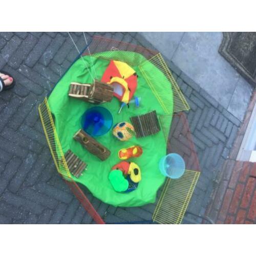 Hamster speelgoed en hekje