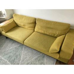 Vintage/retro okergele bank en hocker