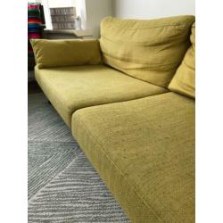 Vintage/retro okergele bank en hocker