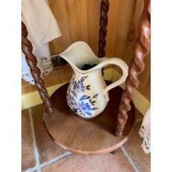 Lampetstel in brocante meubel