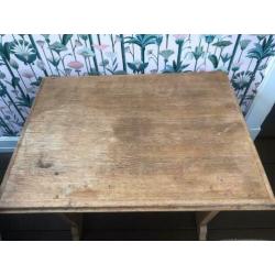 Retro/brocante naaitafeltje met klep en spiegel