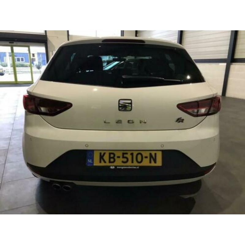 Seat Leon 2.0 TDI FR 150 pk Connect Airco ECC | LED | Naviga