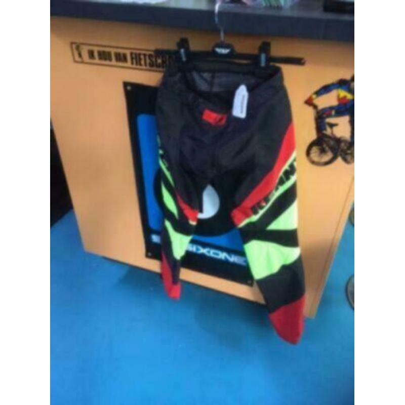 Kenny Rock BMX Broek, Zwart/Rood/Fluo-Geel, Youth 28, Nieuw