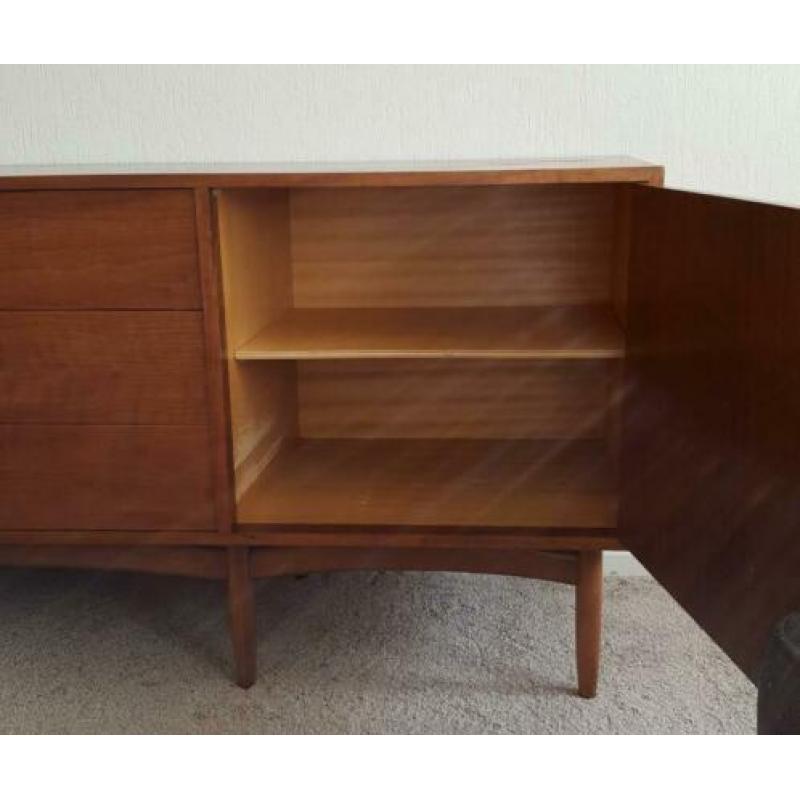Vintage teak dressoir