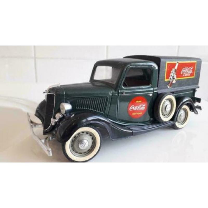 3 maal Solido Ford V8 Pick Up.... opruiming