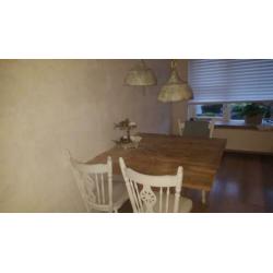 Gezellige 5/6 persoons tafel met stoelen