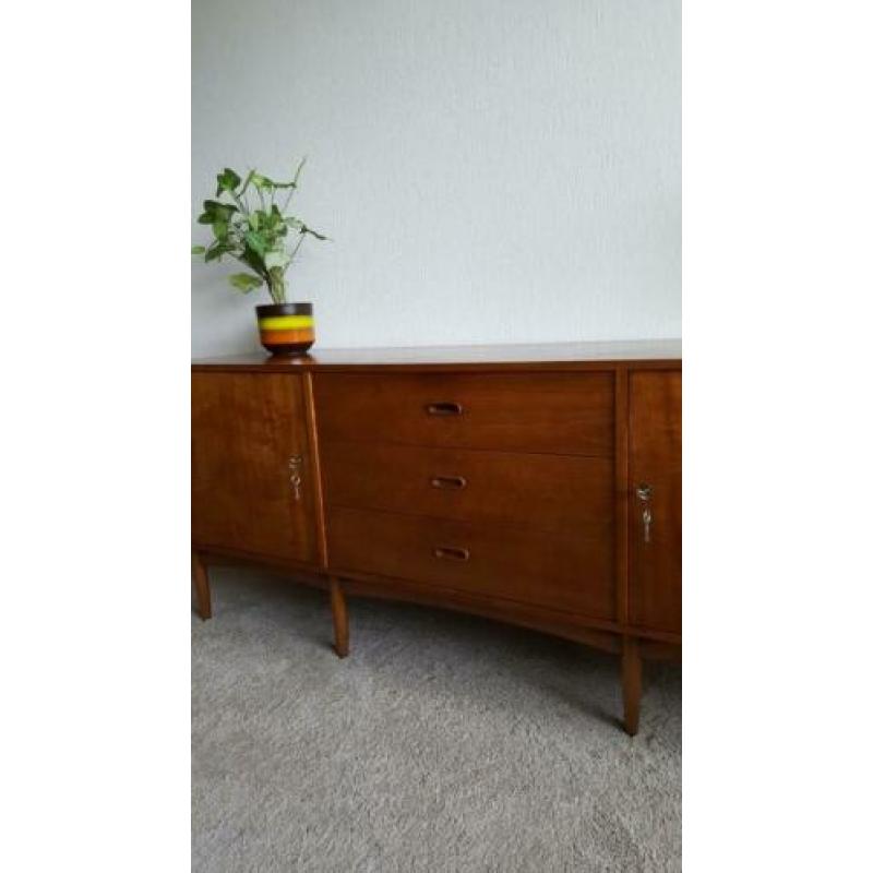Vintage teak dressoir