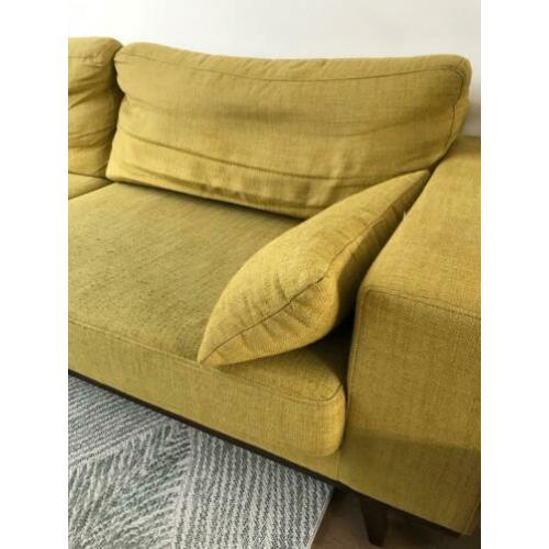 Vintage/retro okergele bank en hocker