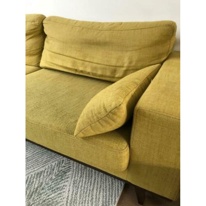 Vintage/retro okergele bank en hocker