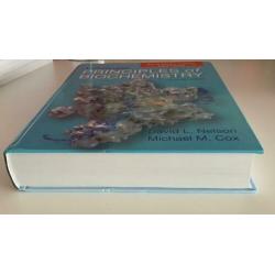 Lehniger Principles of Biochemistry | 7e editie | 9781319..