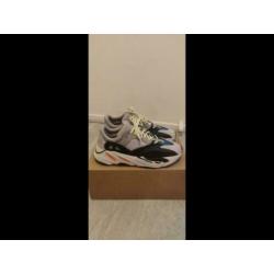 Yeezy boost 700 wave runner