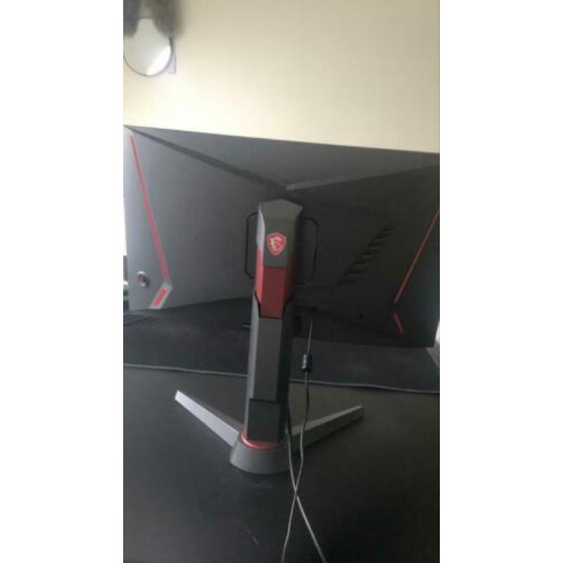 Msi Optix Mag24c game monitor