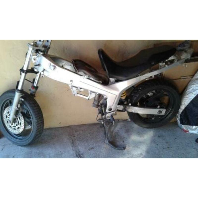 Yamaha tdm 850 onderdelen