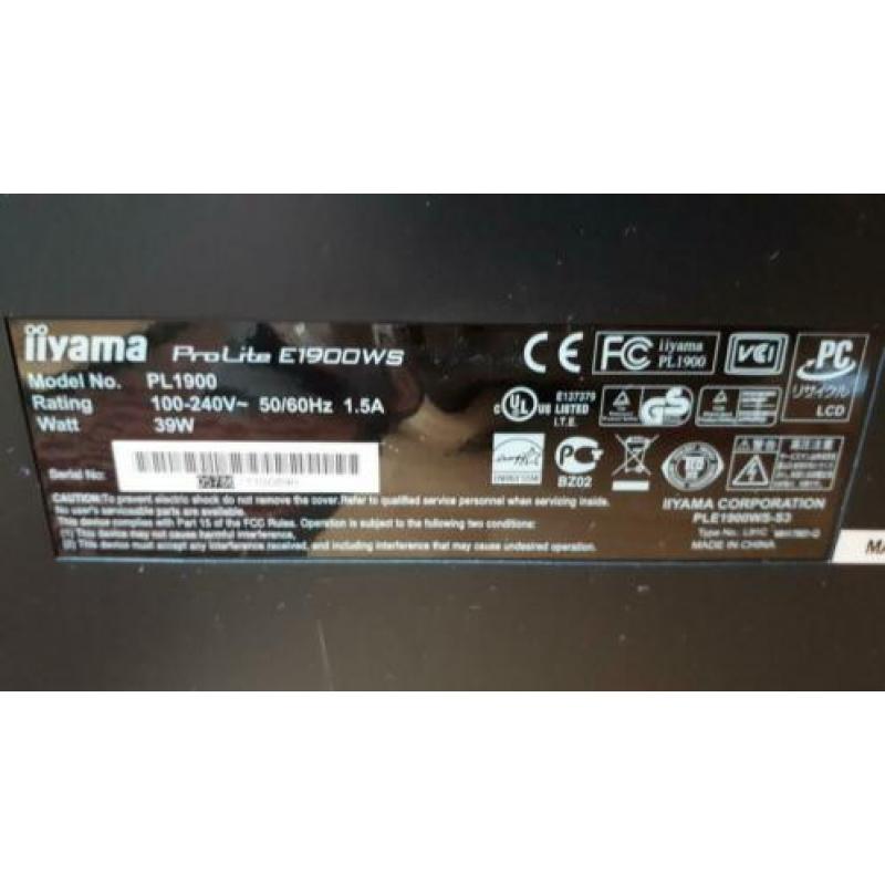 Beeldscherm 19 inch JJYama met ingebouwde speakers.