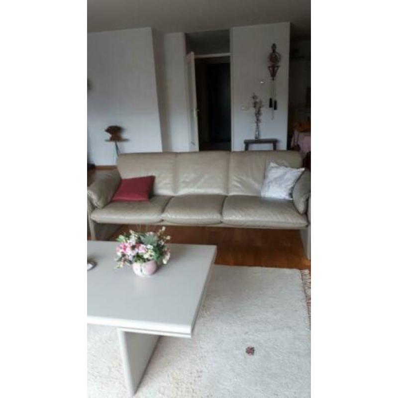 Te koop Leolux bankstel compleet met tafels